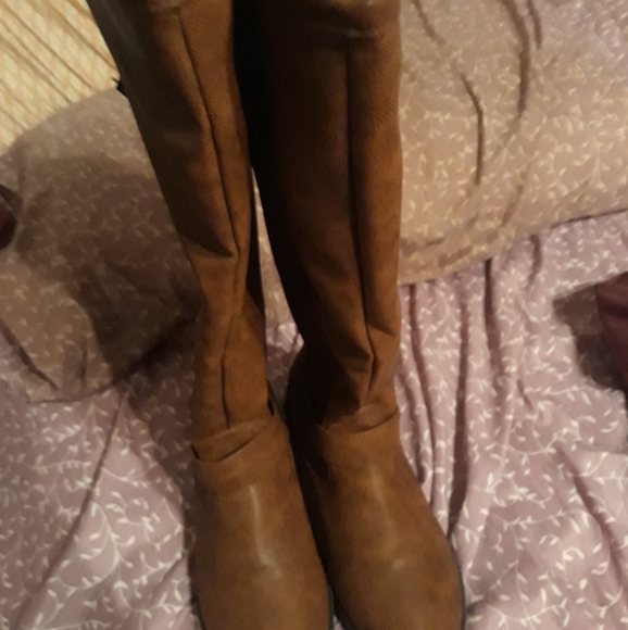 Studded boots - Picture 3 of 4